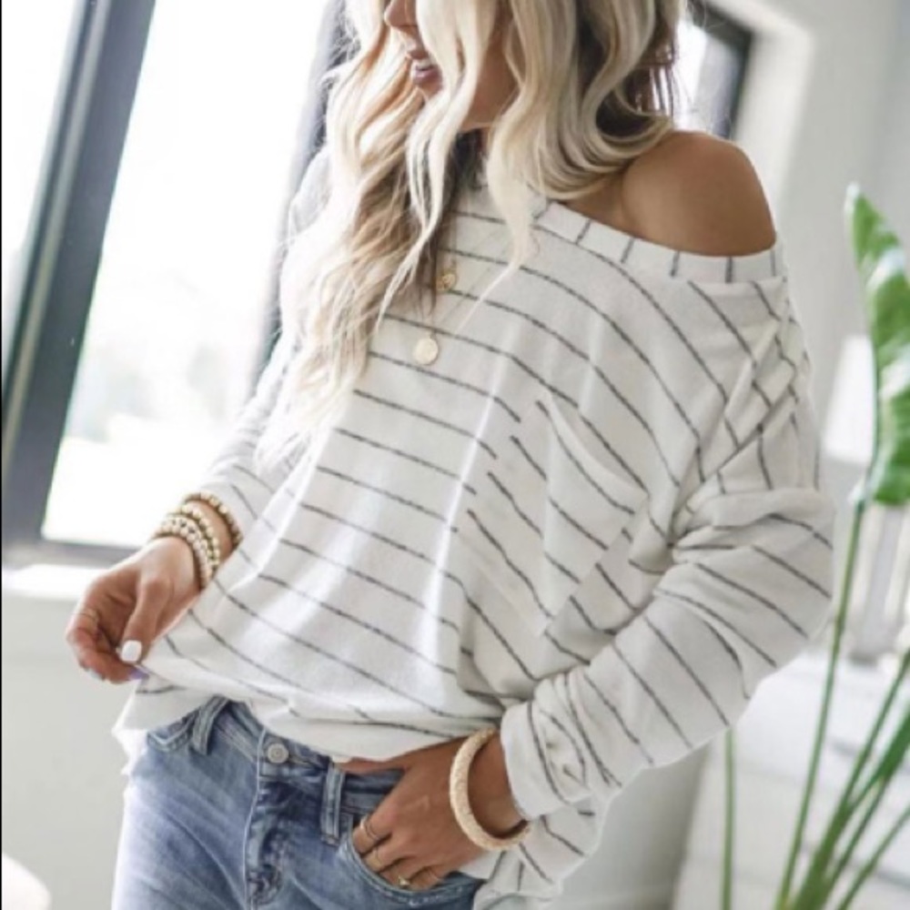 Striped round collar long sleeve loose fitting tee